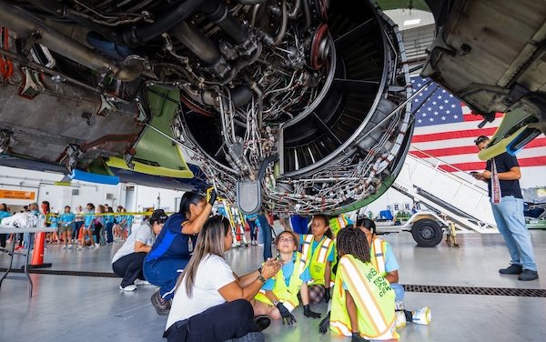 JetBlue empowers Florida&rsquo;s future aviators with &ldquo;Fly Like a Girl&rdquo; event in Orlando