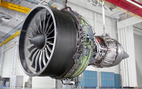 Sanad and GE Aviation celebrate the 100th GEnx engine maintenance milestone 