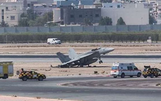 US F-18 closes Bahrain Airport after "uncomfortable" landing