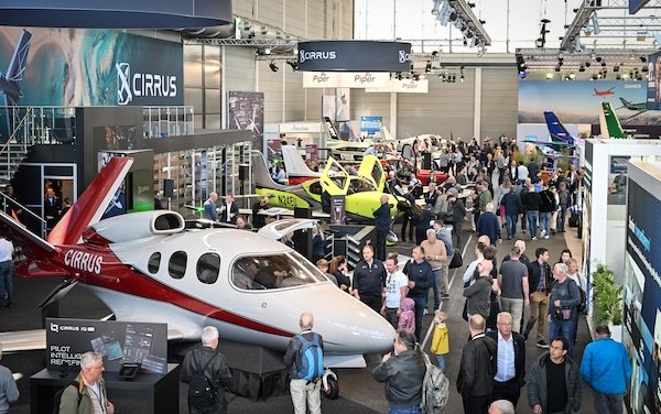 World-, European-, German, and AERO-Premiers in large numbers